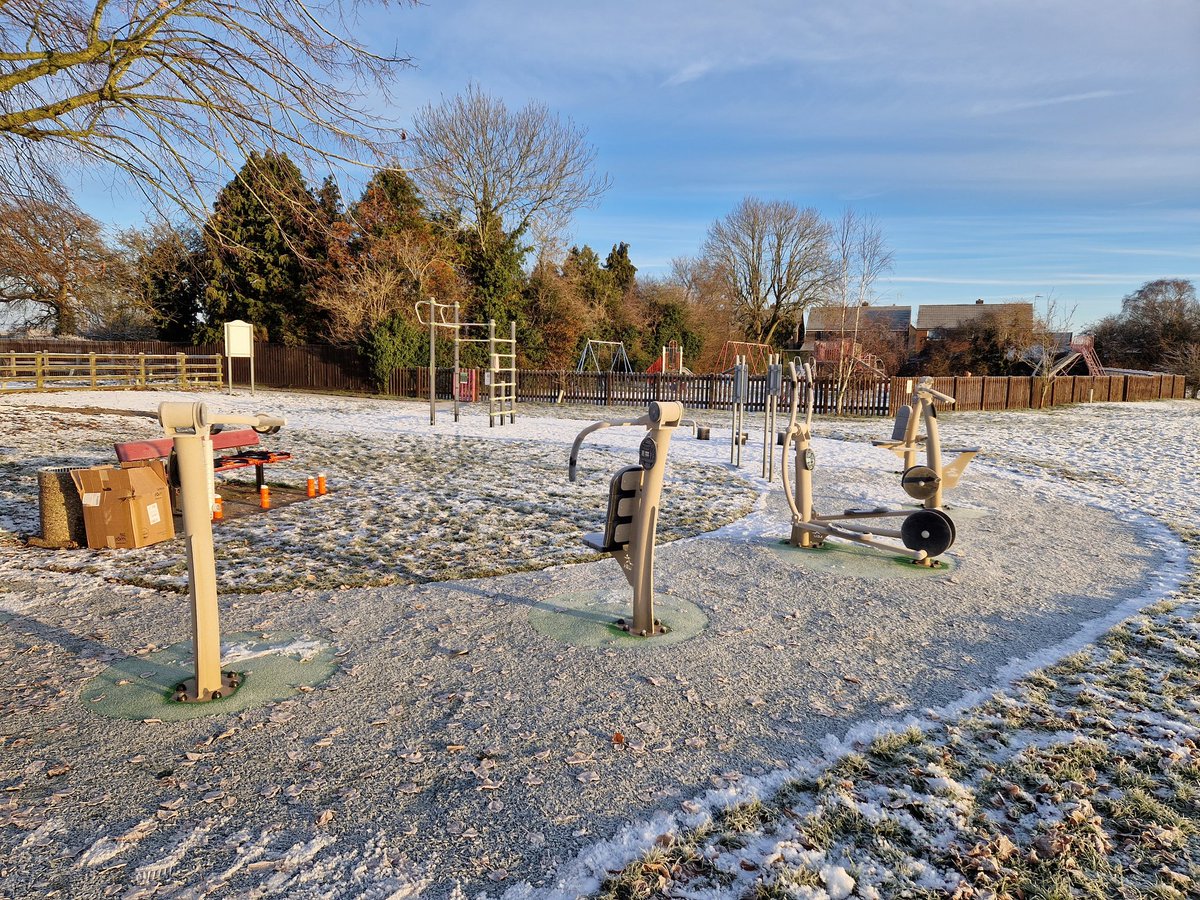 JamesGregs11's tweet photo. Start them young - introducing my daughter to the @Proludic outdoor gym I helped design! #RemovingBarriers #GetUpGetOutGetActive https://t.co/RW2TG3r5se