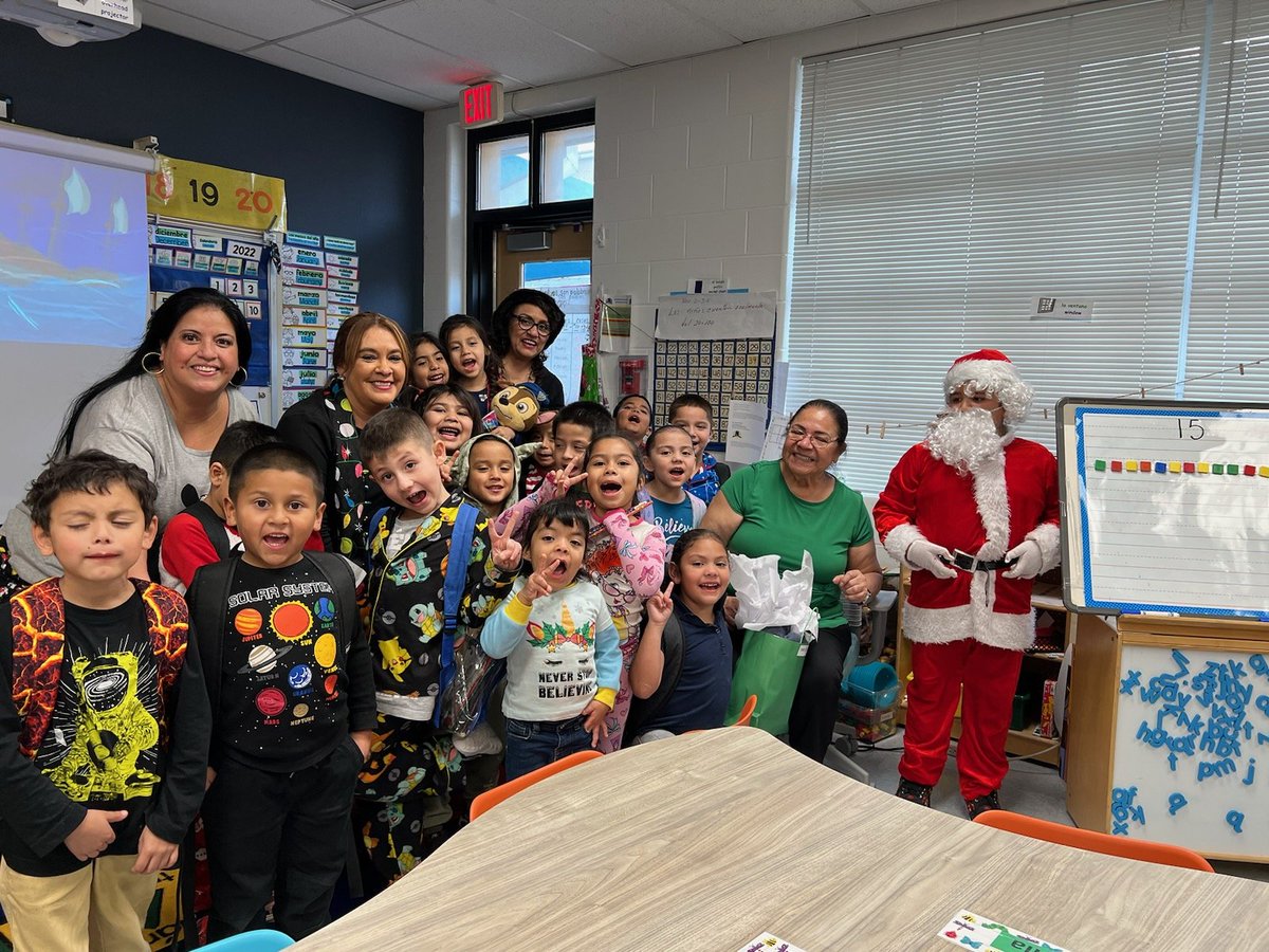TRICIAORTIZ19's tweet photo. Thank you Dual Languge Team for your hard work and fidelity to our DL Model. We are closing out 2022 with a successful implementation of 50/50 two way immersion program. Rest and enjoy your holiday break! 🎄🎅 @Innovate_EISD @ROOSEVELTELEMS @JRod_EISD @EISDofSA @DrH_OnTheEdge https://t.co/4vFYIqbtzO