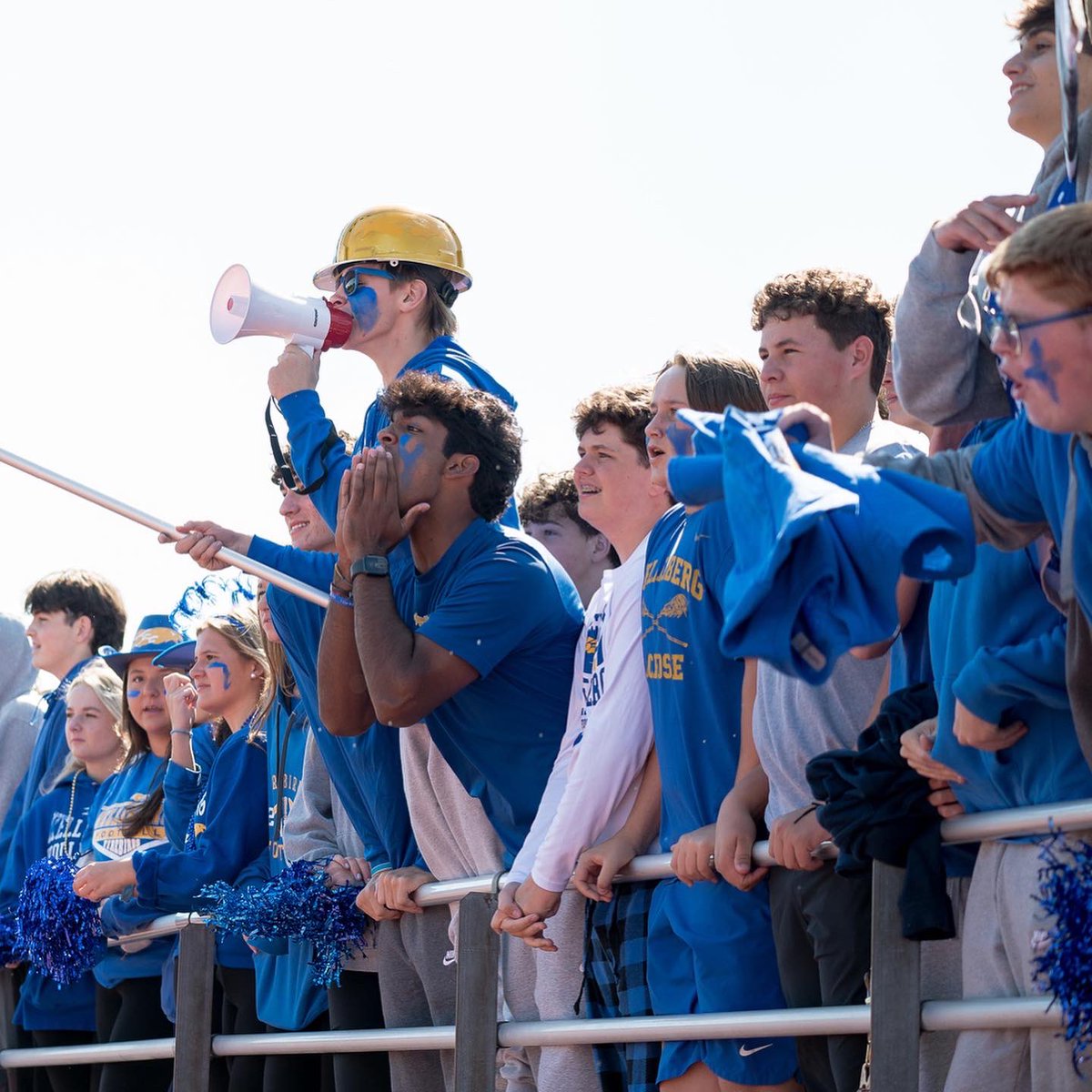 KMHSFootball's tweet image. 🔥🔥🔥Normally we don’t pay much attention to rankings but we’ll make an exception here

The #BirdsNest was named a Top 5 #StudentSection in NY by Student Section Report 

Just another reason why Kellenberg is the best place to play on Long Island! 

studentsectionreport.org/2022-new-york-…