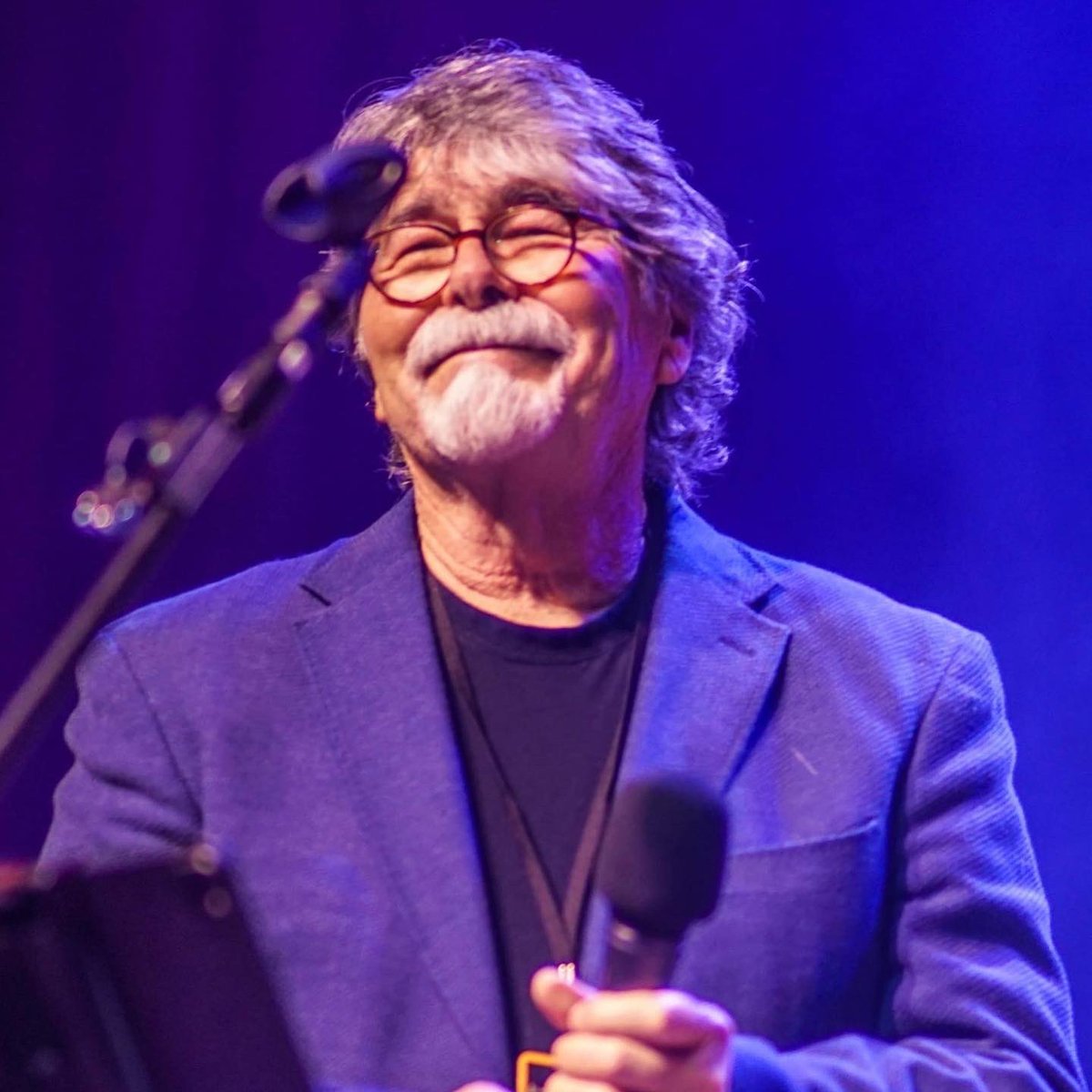 fptimesjournal's tweet photo. @TheAlabamaBand’s @RandyOwenMusic surprised the hometown #FortPayne crowd at last night’s @BoysInTheBandAL tribute show, performing some of the legendary group’s biggest hits, including “Dixieland Delight” and “My Home’s in Alabama.” #MyDekalb https://t.co/GqrRc64kDC