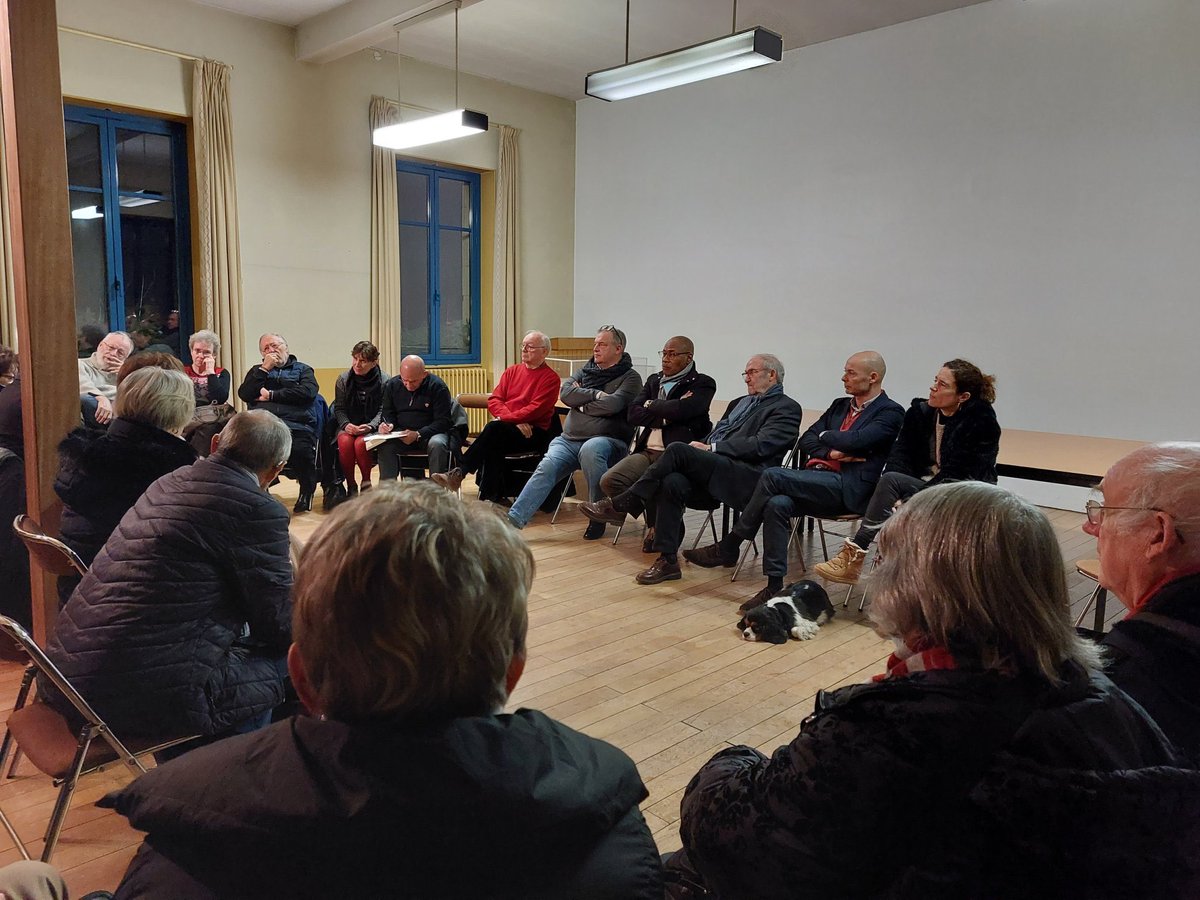 Autour du travail, les signataires de la Nièvre du manifesrte de Bernard Cazeneuve se sont retrouvés à Guerigny. Vivre dignement de son travail, trouver le juste équilibre entre vie professionnelle et vie privee, avoir un emploi qui fasse sens sont parmi les priorités exprimées.