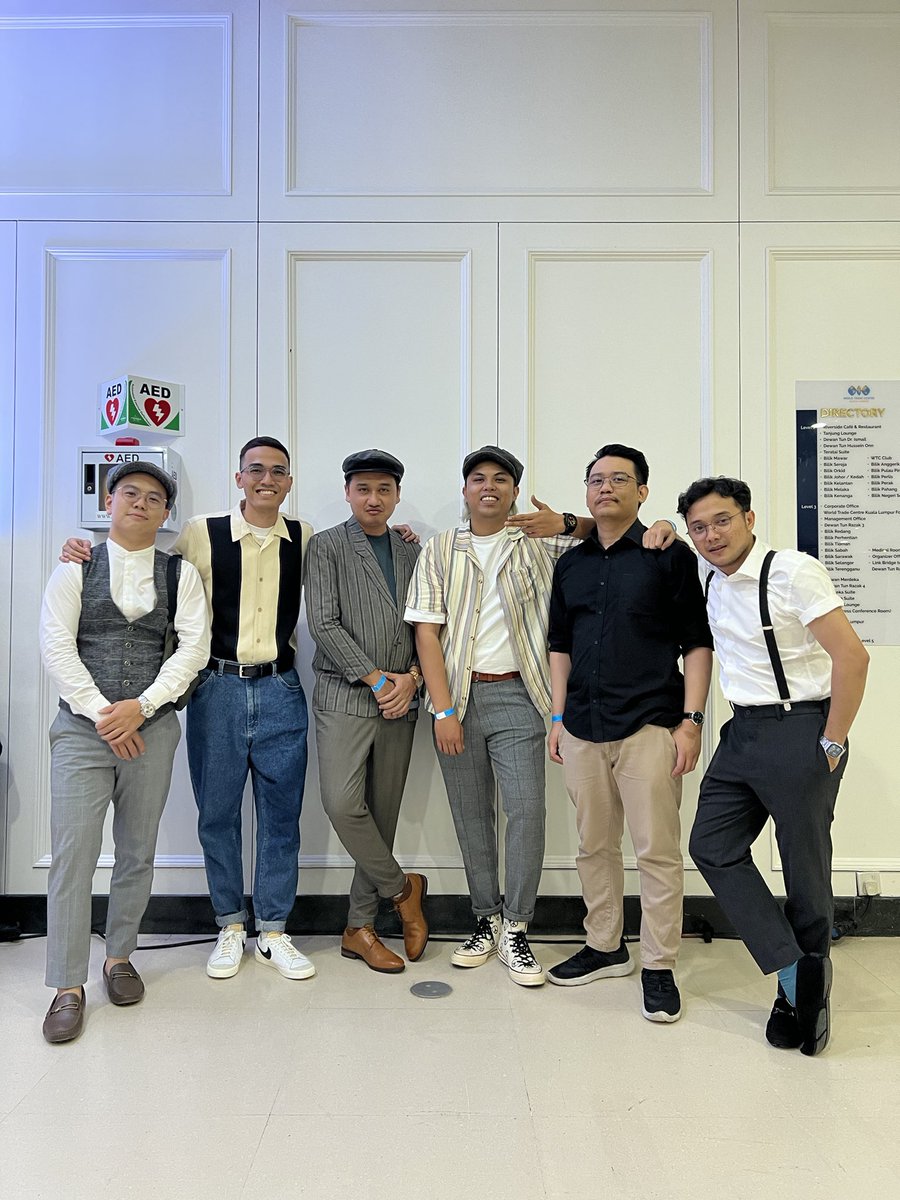 Hilvan_saputra's tweet photo. Retro theme annual dinner https://t.co/7OuVcyIEGz