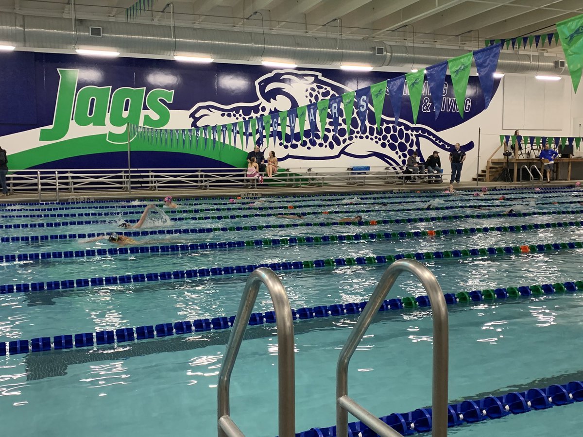 Girl’s Swim &amp; Dive getting ready to compete at the BlueMO Invitational!