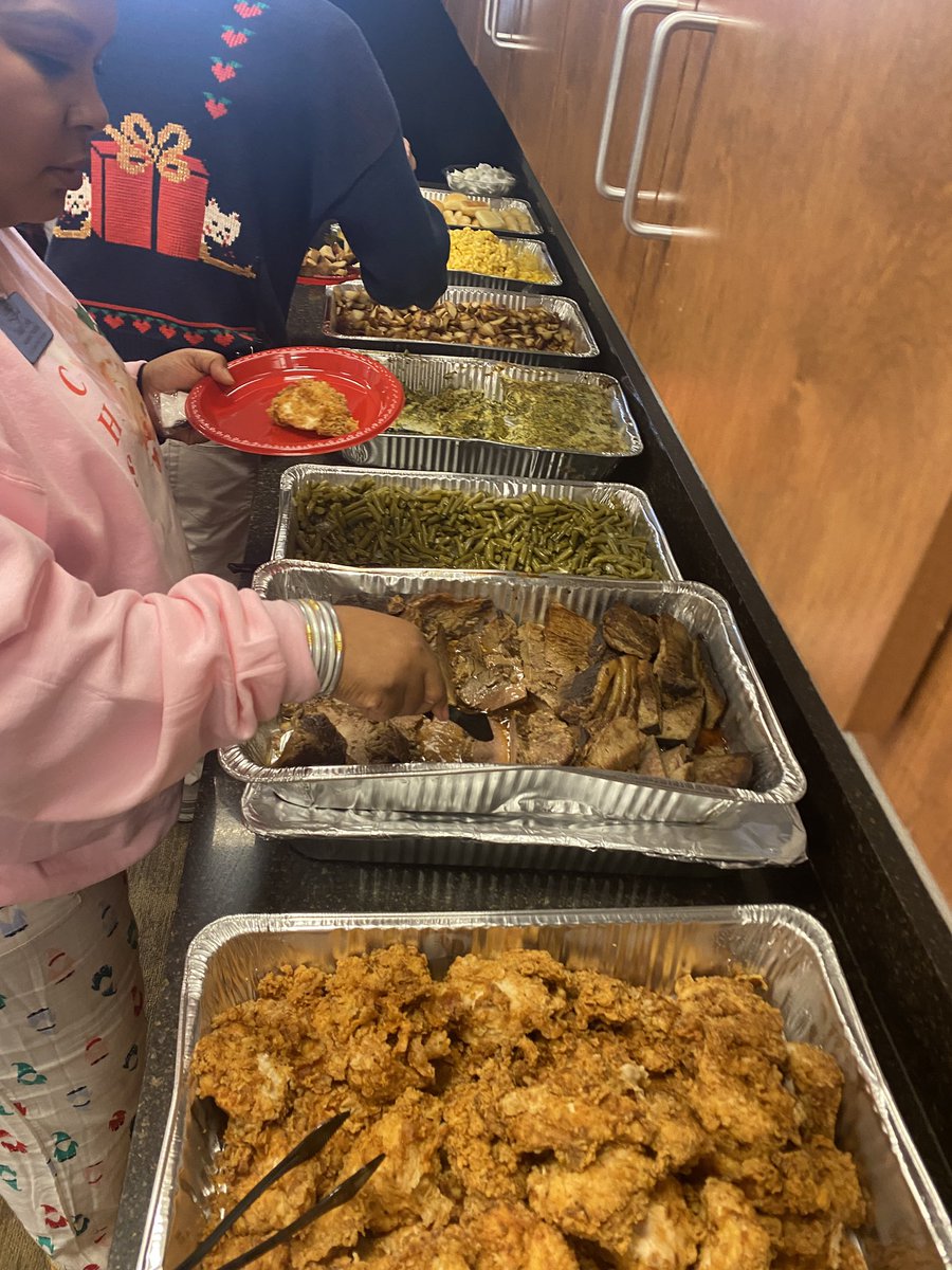 BehindtheCampus's tweet photo. All. The. Treats! Delicious food is the key to survival of the last week of school before break! #madeit https://t.co/1AvcB3C4QC