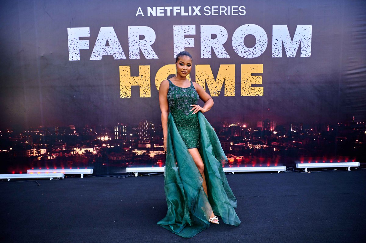 Rubyokezie's tweet photo. Hey fam ,Ruby Okezie here 
i played the evil best friend Nnenna in #FarFromHome 
I enjoyed being Nnenna although Ruby is nothing like her 😂 

Team Nnenna please gather here💚🚀
 O ti lo ! 
#Nnenna #farfromhomenetflix 
@NetflixNaija @InkblotPresents https://t.co/pYxMXX2nzB