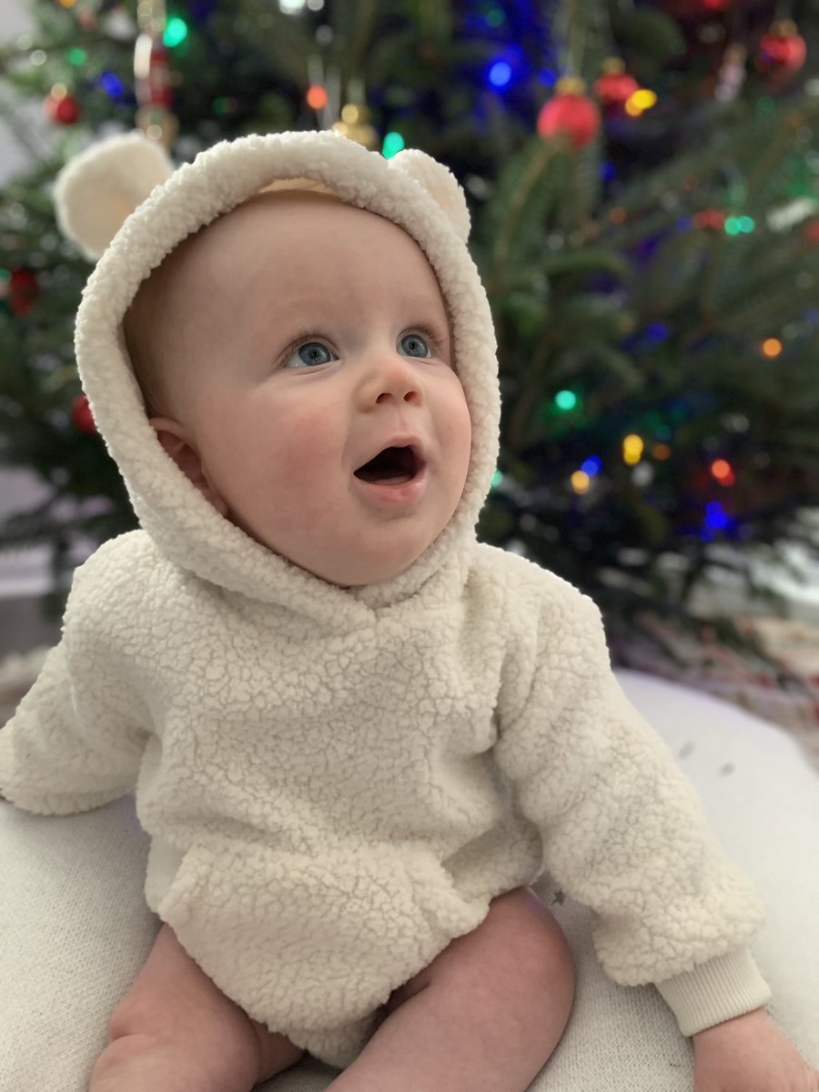 newman8221's tweet photo. Baby Cole would love a Swans away victory as his present under the 🌲 #JacksAtHome #ColeWorld #Durham #NorthCarolina #FirstXmas #CMOYS @SwansOfficial https://t.co/RV5ViIr1Rn
