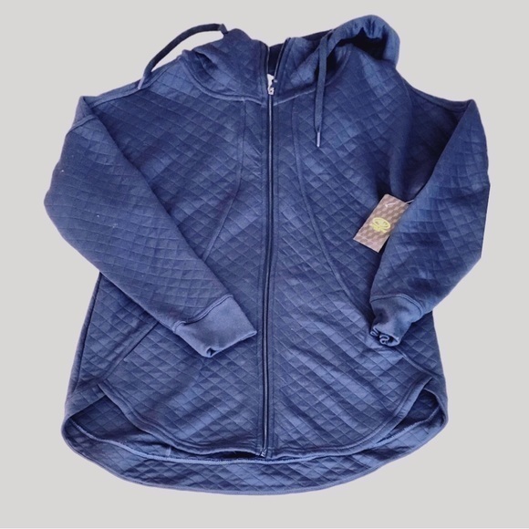 CandyMidvale's tweet image. So good I had to share! Check out all the items I'm loving on @Poshmarkapp #poshmark #fashion #style #shopmycloset #athleticworks #riverisland #libbyedelman: posh.mk/TVHRyuERPvb