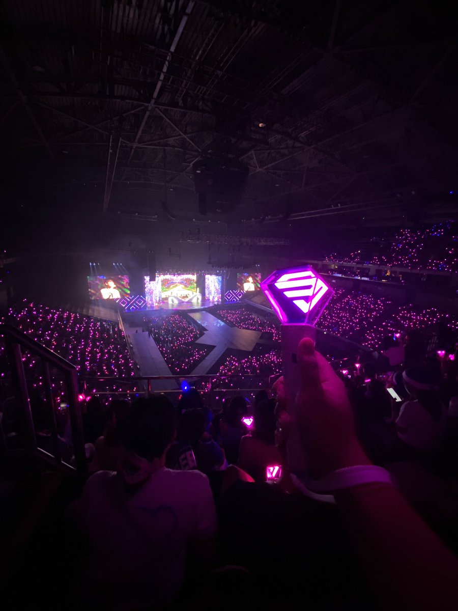 KianneDavid's tweet photo. The view that i’ve been waiting for #supershow9inManila https://t.co/gIerfhAFB8