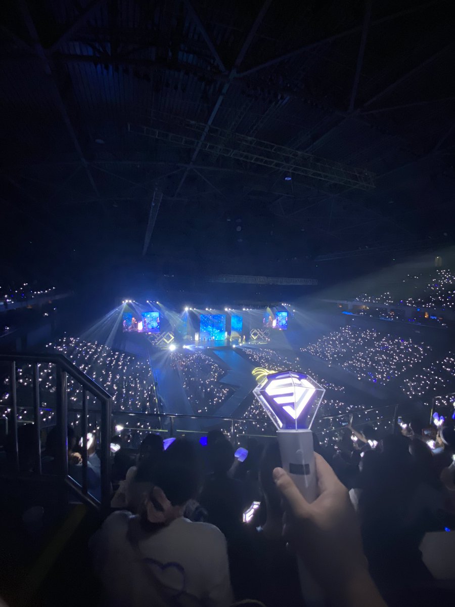 KianneDavid's tweet photo. The view that i’ve been waiting for #supershow9inManila https://t.co/gIerfhAFB8