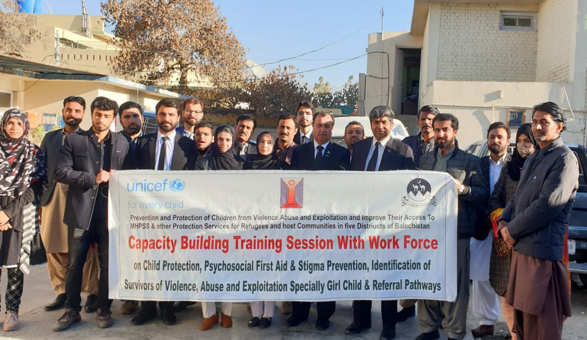 AbdulHa06519089's tweet photo. An other session on child protection with the lawyers & the activity was organized by #DANESH organization with support or @UNICEF Quetta office with great efforts of @SaeedKhuhro4
@Dr_RubabaBuledi @ErwinPolicar @BehramLehri @mirbehramb @gdpakistan @PJNPakistan
@SaminaBabai https://t.co/aF0Xb0VZJW