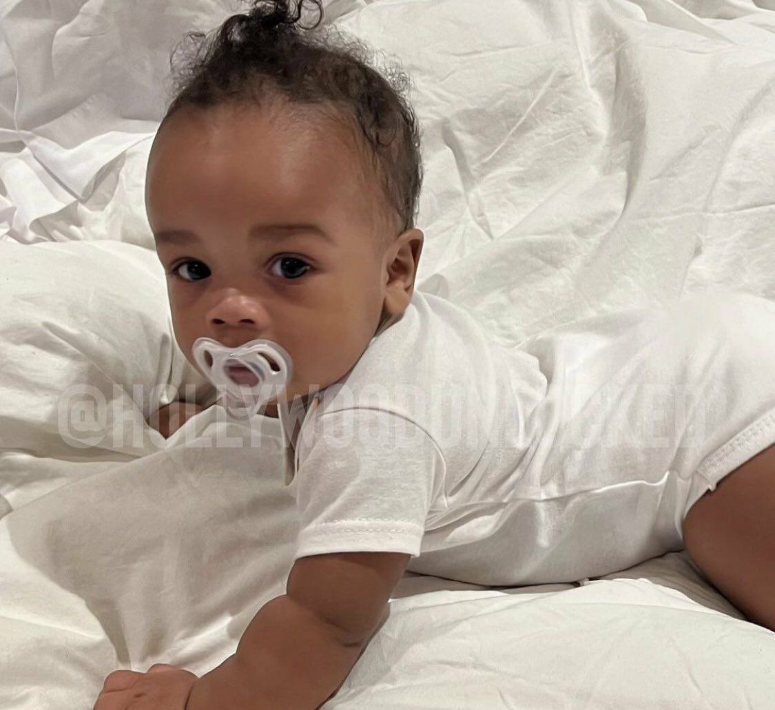 cochichei's tweet photo. ●BABY FENTY

Fotos do filho de rihanna são liberadas https://t.co/RuyK8wLR7p