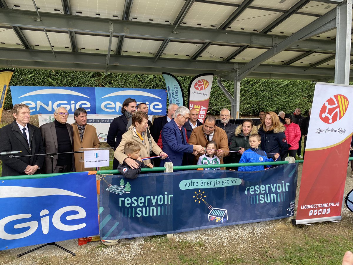 Inauguration ce matin de la 1ère pergola à #nrjpositive en <a href="/Occitanie/">Région Occitanie</a> à #labastidebeauvoir grace au partenariat entre <a href="/ReservoirSun/">Reservoir Sun</a> , <a href="/LigueOcRugby/">Ligue Occitanie Rugby</a> et <a href="/ENGIEgroup/">ENGIE</a>.
En présence de <a href="/kamelchibli/">Chibli Kamel</a> <a href="/kaderarif/">Kader Arif</a> , <a href="/E_Poumirol/">Emilienne Poumirol</a>, <a href="/JacquesOberti/">Jacques Oberti</a> , <a href="/AlainDoucetFFR/">Alain Doucet</a> , <a href="/pina_serge/">Serge Pina</a>, 👏 <a href="/BruAmelie/">Amélie Bru</a>