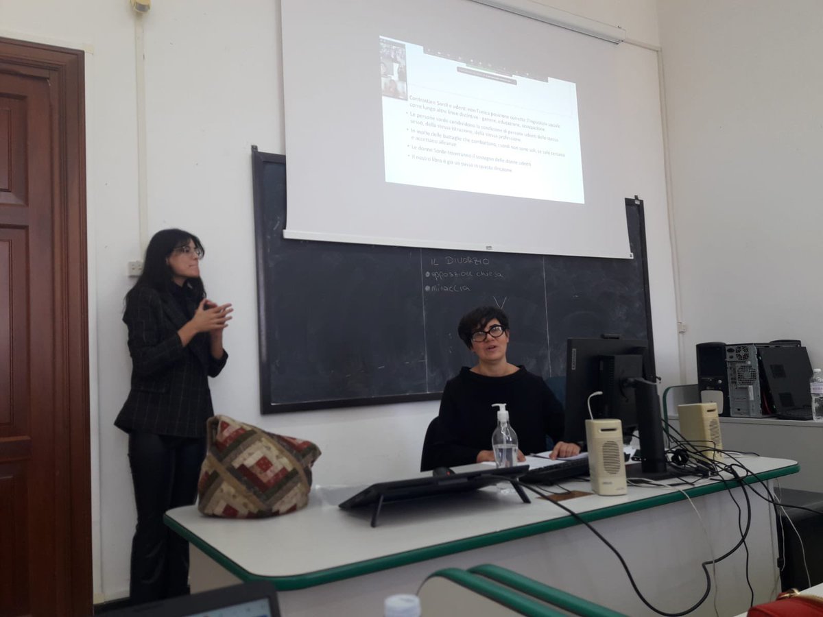 Honoured to have hosted at the University of Catania, Ragusa, the presentation of the book “The social condition of deaf people”. Anna Folchi Sara Trovato have discussed the book with Gaia Caligiore and the students of our master in Interpretation. Many issues and insights!👏🏼👏🏼
