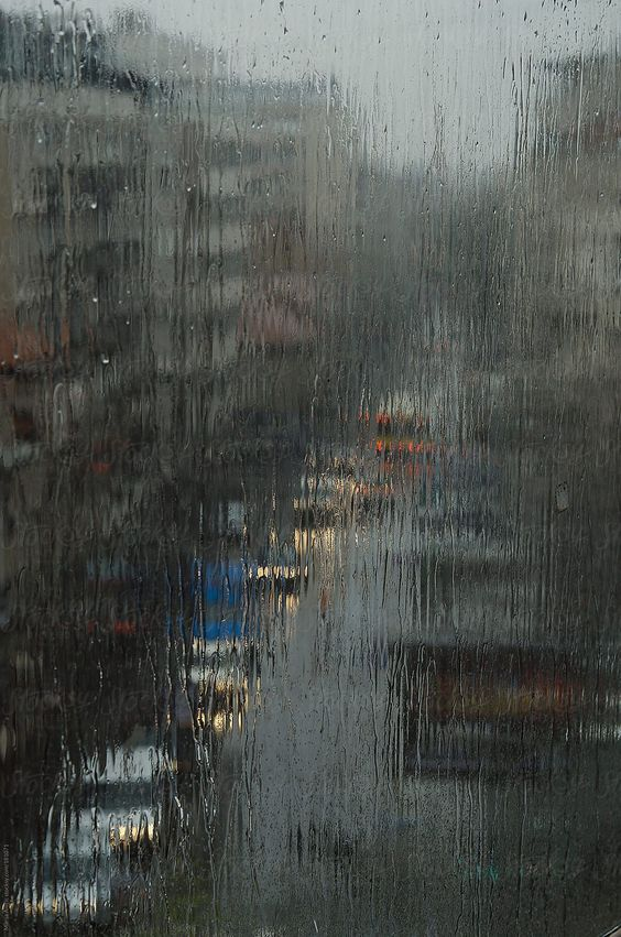 gIoomyweather's tweet photo. rain on the windowpane. https://t.co/S3sbMododl