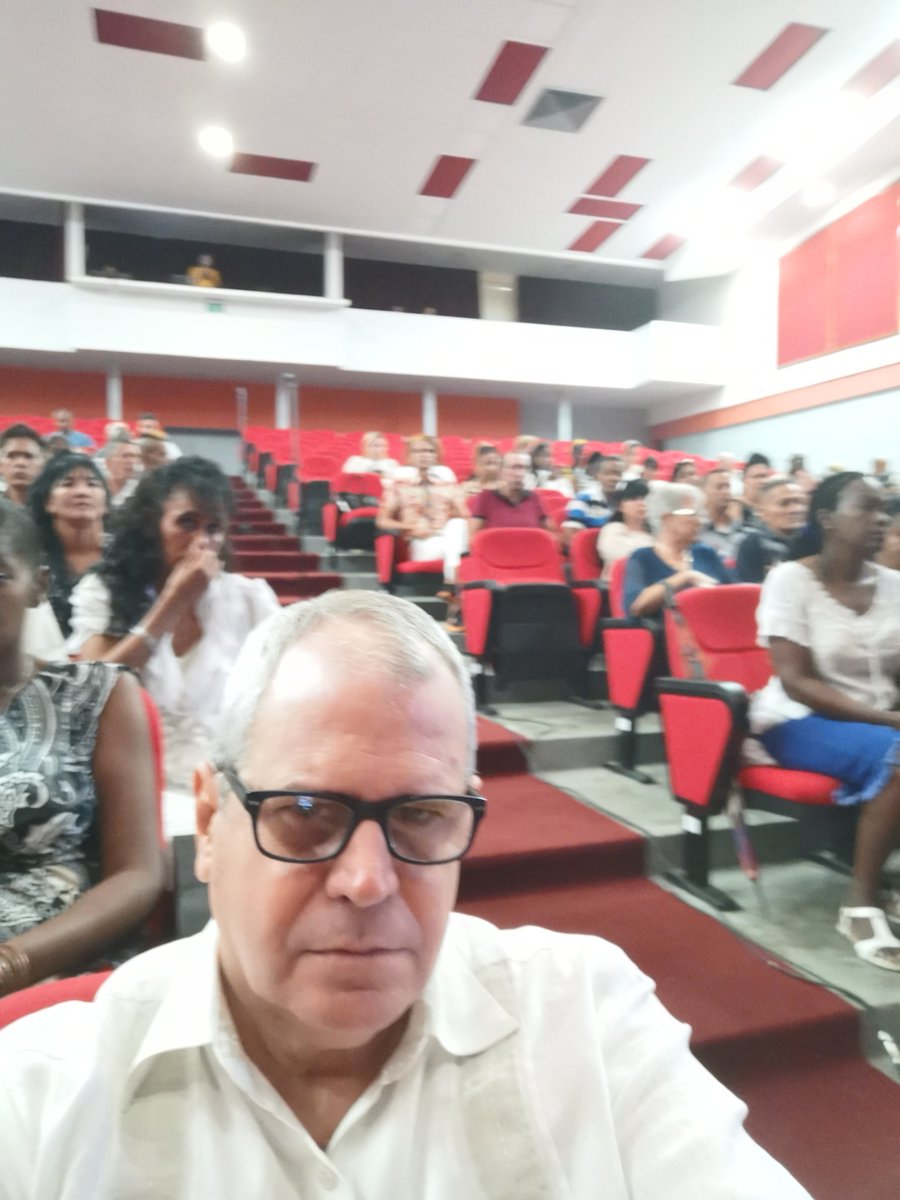Constituida la Asamblea Municipal del Poder Popular de San José de las Lajas para el XVIII Mandato. Elegidas dos valiosas compañeras como presidenta y vicepresidenta de ese órgano. #PoderPopular #SomosCuba <a href="/AsambleaCuba/">Asamblea Nacional Cuba</a> <a href="/PresidenciaCuba/">Presidencia Cuba 🇨🇺</a> <a href="/PartidoPCC/">Partido Comunista de Cuba</a>