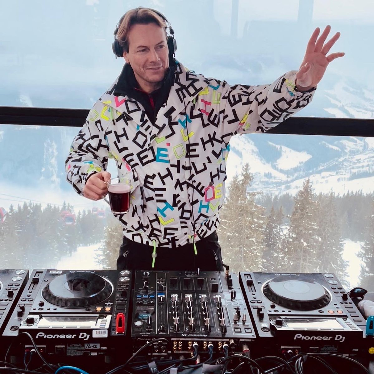 welcome to the jungle, welcome to <a href="/raveonsnow/">raveonsnow</a> ‼️❄️ <a href="/elhofreestyle_/">elhofreestyle</a>