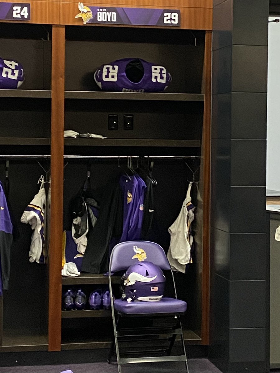 Got to see where the man, the myth, the legend <a href="/kris23db/">kris boyd™</a> gets gameday ready!! See you at the game today! Skol! 💜