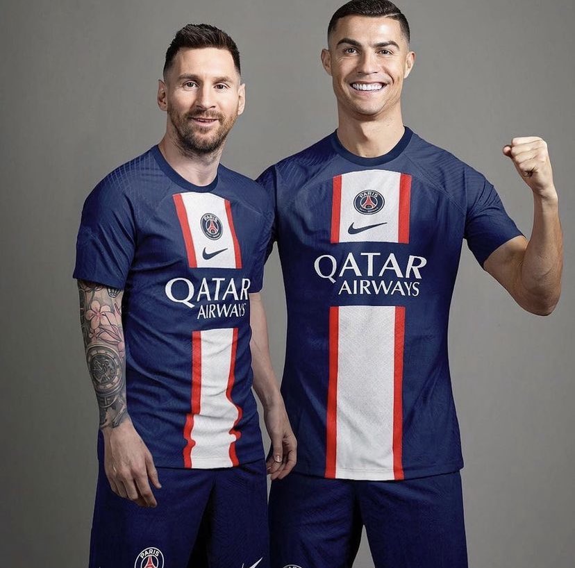 Mohli_Mehdi's tweet photo. @PSG_inside Imaginez les deux dans la même équipe 🤩🤩🤩🔵⚪️🔴 @PSG_English @PSGeSports @PSG_Feminines @CulturePSG #Messi𓃵 #ronaldointerview #QatarWorldCup2022 #PSG #Qatar2022 #Mbappe https://t.co/fNsBkd2i2y