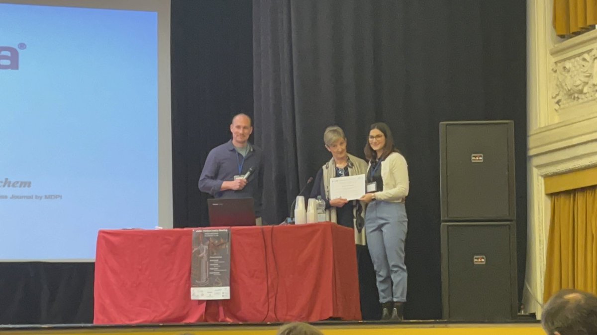 nano4light's tweet photo. Last but not least…congrats to @GiuliaQuaglia10 for the “Ugo Mazzuccato” best PhD thesis 2022 awards at Italyan Photochemistry Meeting in Ferrara 💡🎉🎊 https://t.co/qvSx40epsG