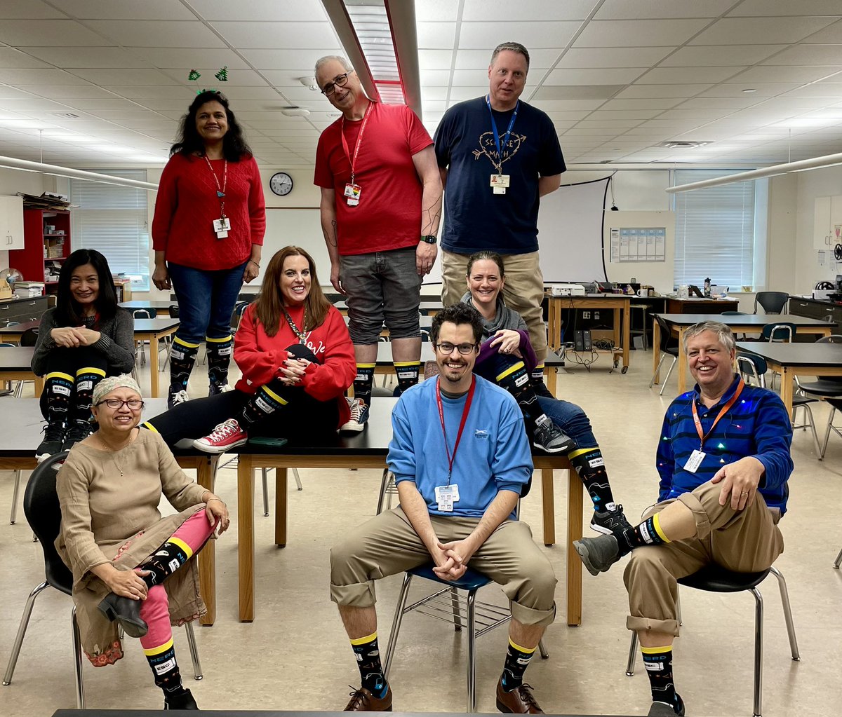 chopra_reena's tweet photo. Nerding out the holiday spirit with our nerd socks!
I love working with these amazing educators and being a part of the #nerdhall @BellaireHigh @BurnsideMath @mazzoni_bhs @newtonsenigma https://t.co/CSceZ2MMrF