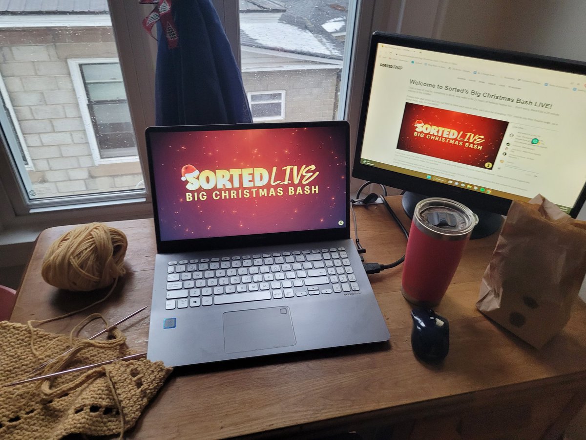 MealsMamu's tweet image. All set up for @sortedfood Big Christmas Bash with tea, donuts, and knitting 🤗 #sortedlive