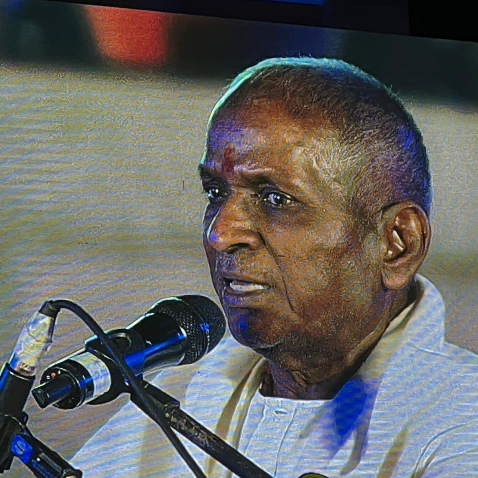 AskAnshul's tweet photo. For the first time in Kashi Vishwanath Temple's history,

Ilaiyaraaja ji performed several devotional songs in multiple languages inside temple premises.

"I feel like Lord Shiv has blessed me, Lord Shiv called me to listen to my music in Kashi” ~ Padma Vibhushan Ilaiyaraaja ji. https://t.co/eT06R67VKJ