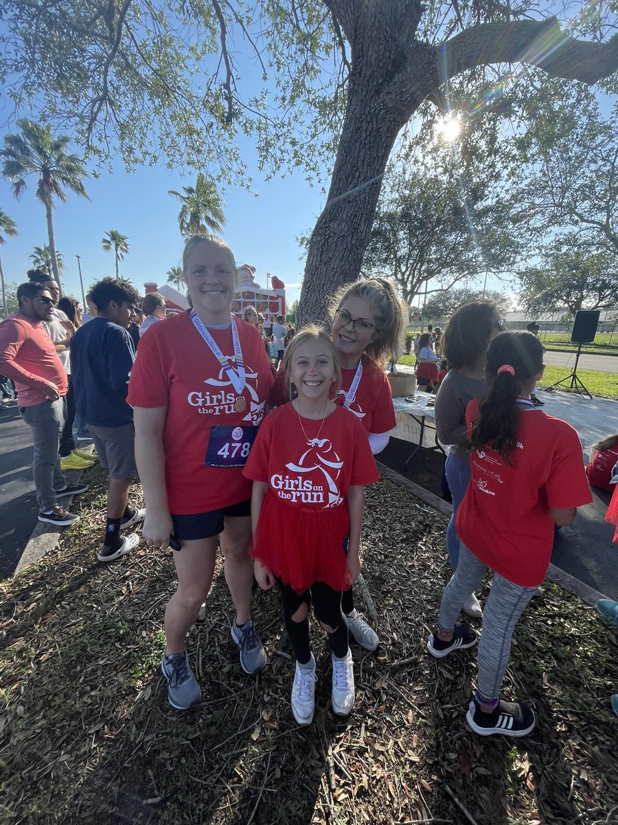 miss_stricker's tweet photo. Beautiful morning for a @GOTRI 5K! Thank you to Coach Franz and Coach Bechtel for a fabulous season! Missing my running buddy, we are ready for the spring season! @CESCorkyBear @collierschools @FranzThirdCES https://t.co/4usPJKc5FY