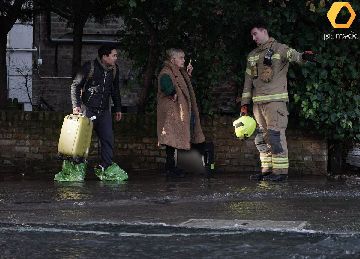 Yui Mok on Twitter "Emergency services rescue residents (and their