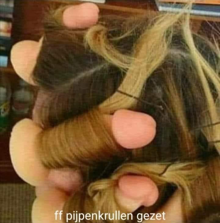 marcel__nv's tweet photo. Als je haar maar goed zit. #kersttip https://t.co/KYGVOT9Jqf