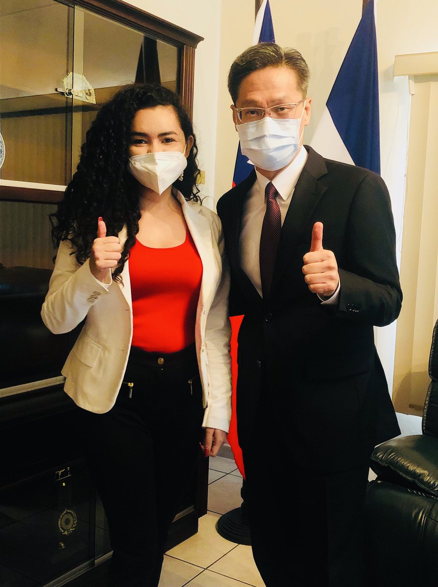 impulsahonduras's tweet photo. Nuestros mejores deseos para el Señor Cónsul Francisco Chang y su familia en este retorno a Taiwán, deseándole mucho éxito en su próxima misión diplomática.

Estamos muy agradecidos por su carisma, por su gran espíritu altruista y gran labor en Honduras.🇭🇳🇹🇼🙌⭐️@taiwanensps https://t.co/uUVs2o8lNX