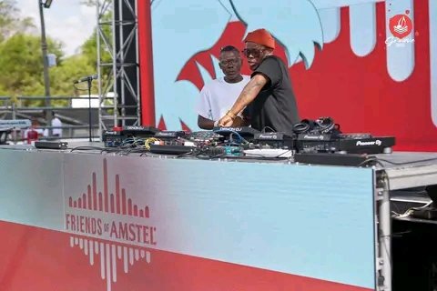 CorneDe_Baptist's tweet photo. Corne'De Baptiste &amp; Mörda on Decks🙏🏾🔥💯#FriendsOfAmstel
https://t.co/bjILAYuRrz  A joyous experience captured in time. One can feel the energy and their synergy exploding with every beat drop! #IAMSTEL #GrooveCartelDezemba
#Bonang
#ANC55NC 
#Midrand
#ThisIsThash1 https://t.co/NHkIoaFTbR