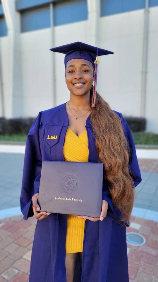 GBBNova's tweet image. Congratulations 🙌 goes out to Class of ‘18 @GBBNova Alum @T_russell31 on her recent graduation 🎓from LSU 🟣🟡 - Teeya was a key contributor and leader on our (30-2) Team her Senior Year and Outstanding young lady. Wishing you nothing but the best and much success! 

#WeAreNT⚡️
