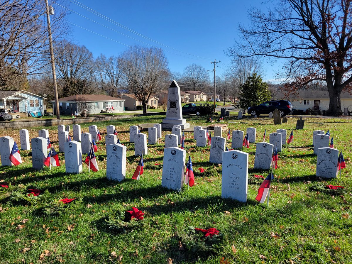 SpringHillSCV's tweet image. Wreaths staged at Spring Hill Cemetery for the 11am ceremony. 

#WreathsAcrossAmericaDay
