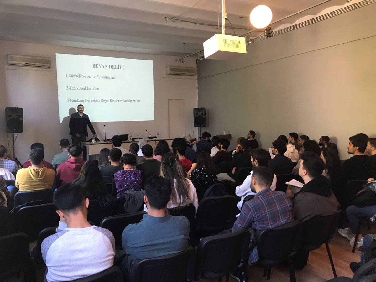 7 hafta süren ÖHD “Özgürlükçü Hukuk Akademisi güz dönemi CMK eğitimi” sona erdi. 
Sertifikalarını alan hukukçukarı tebrik eder, hak ve adalet mücadelesinde kolaylıklar dileriz.✌️
Bahar döneminde görüşmek üzere.🌿
<a href="/ohd_istanbul/">ÖHD İstanbul</a> <a href="/ohd_komisyon/">ÖHD İstanbul Öğrenci/Stajyer Komisyonu</a>