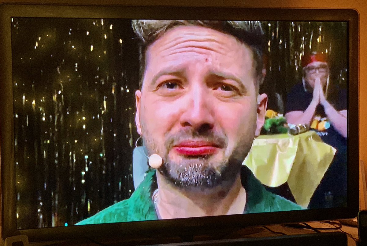 AnnCecilieN's tweet image. Total pokerface guys. Really nailed it! 🤣🙈👨🏻‍🍳🐟 #sortedlive