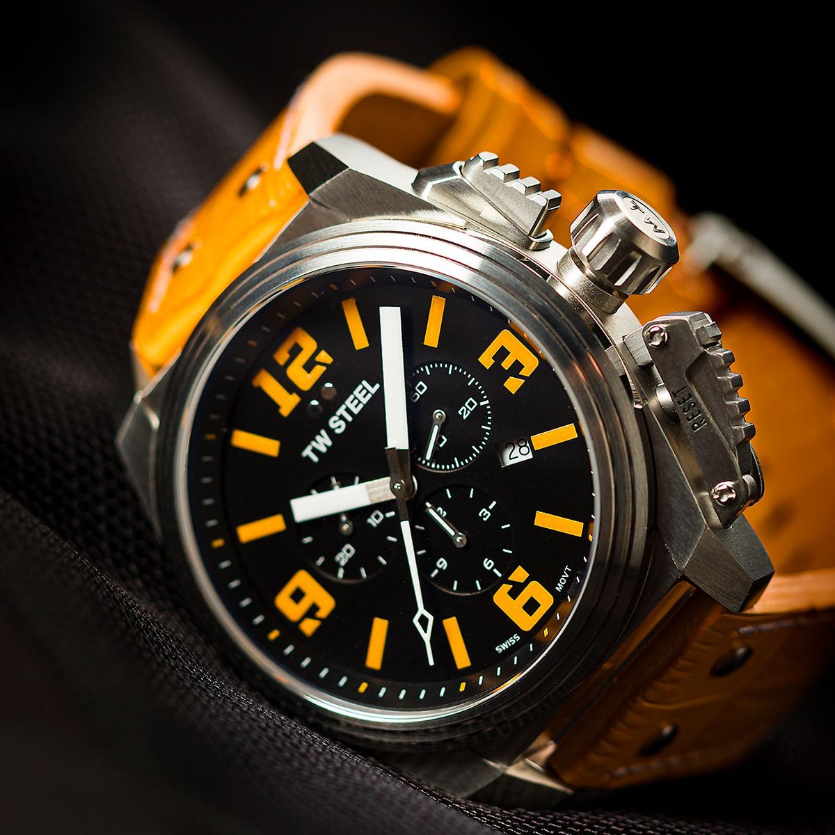 twsteel's tweet image. We love orange vibes. In which colours do you want to see this Swiss Canteen timepiece? 

#TWSteel #Timepiece #SwissEngineering #WatchCollection #Waterproofwatch #Instawatch⁠ #horology #dailywatch #watchesofinstagram #wristwatch #watchmania #swiss #swissmade