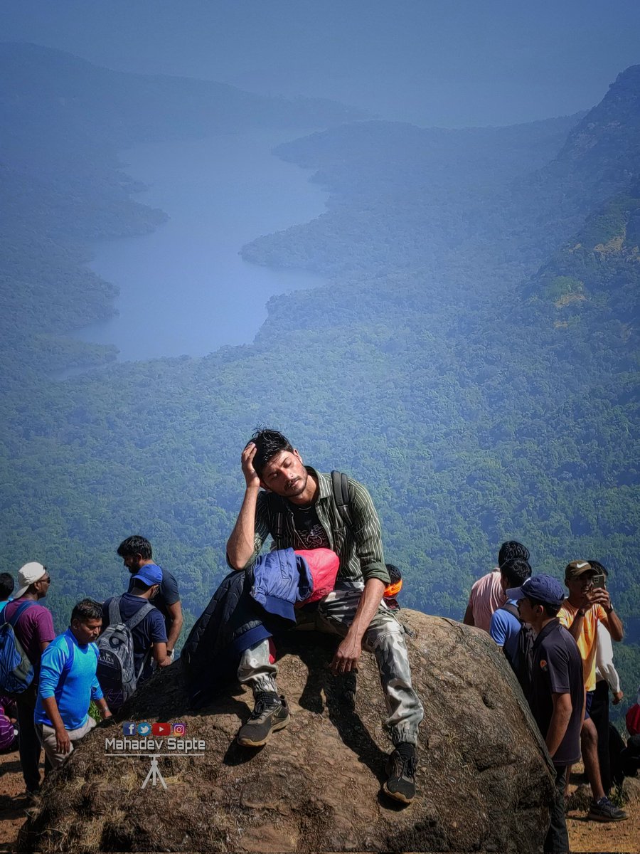 MahadevSapte5's tweet photo. Top of Vasota fort 🌳🚩
.
.
#vasotafort #satara #vasotajungletrek #mahadevsapte #IncredibleIndia #Incrediblesatara #maharashtratravel https://t.co/Sjbbo2sqoN