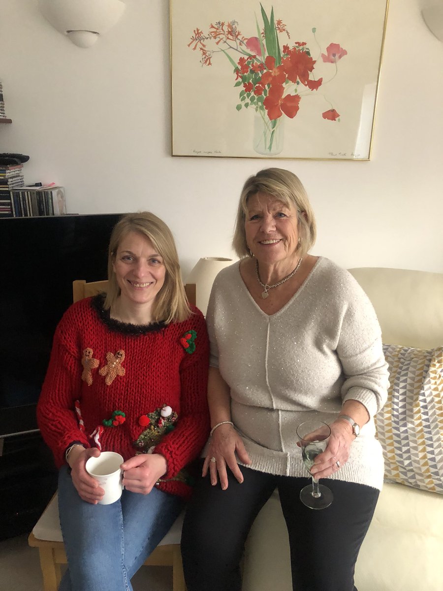 Sarah’s Christmas Coffee, Cake &amp; Prosecco afternoon in full swing raising money and awareness for <a href="/TeenageCancer/">Teenage Cancer Trust</a> 🙌🏼🎄❤️#HopeSpringsEternal