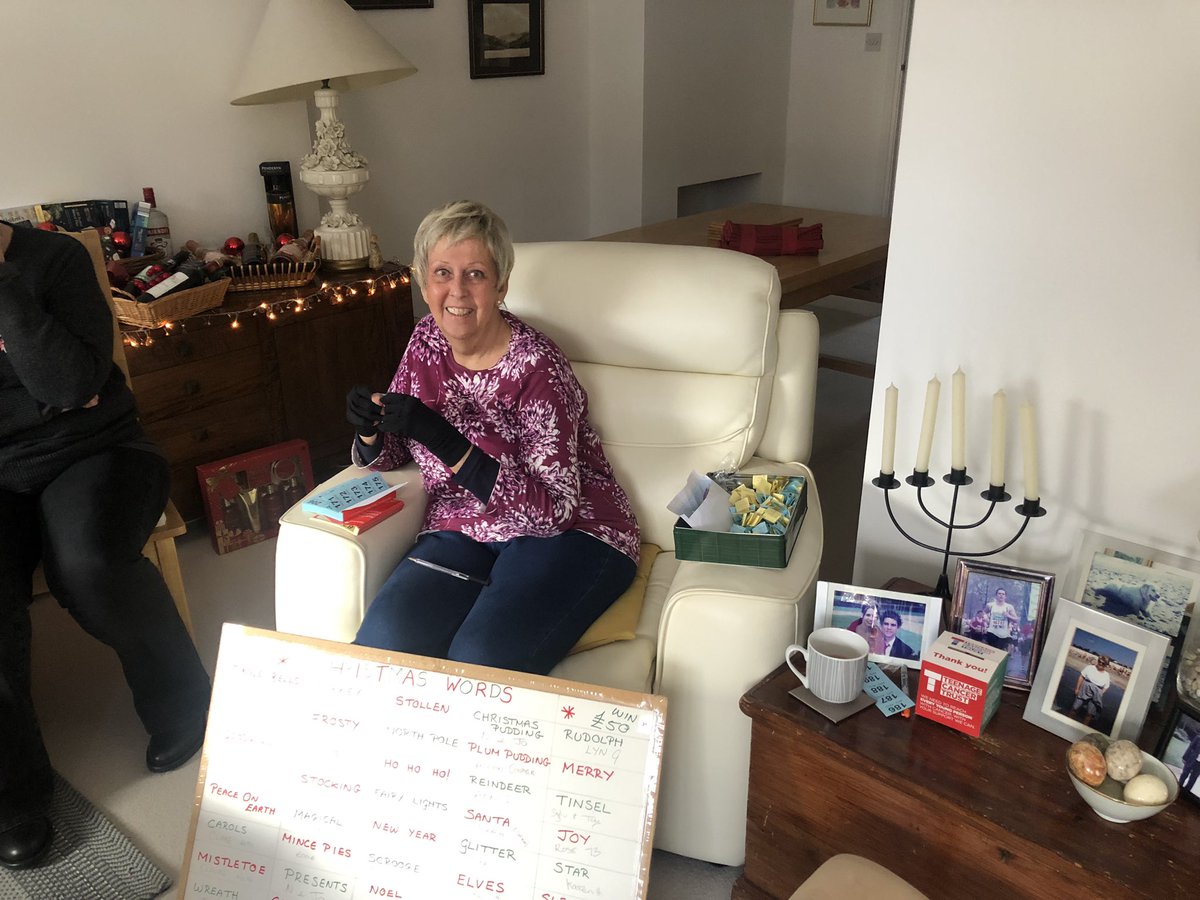 OliMFoundation's tweet photo. Sarah’s Christmas Coffee, Cake &amp; Prosecco afternoon in full swing raising money and awareness for @TeenageCancer 🙌🏼🎄❤️#HopeSpringsEternal https://t.co/Tg0hvzMAxc
