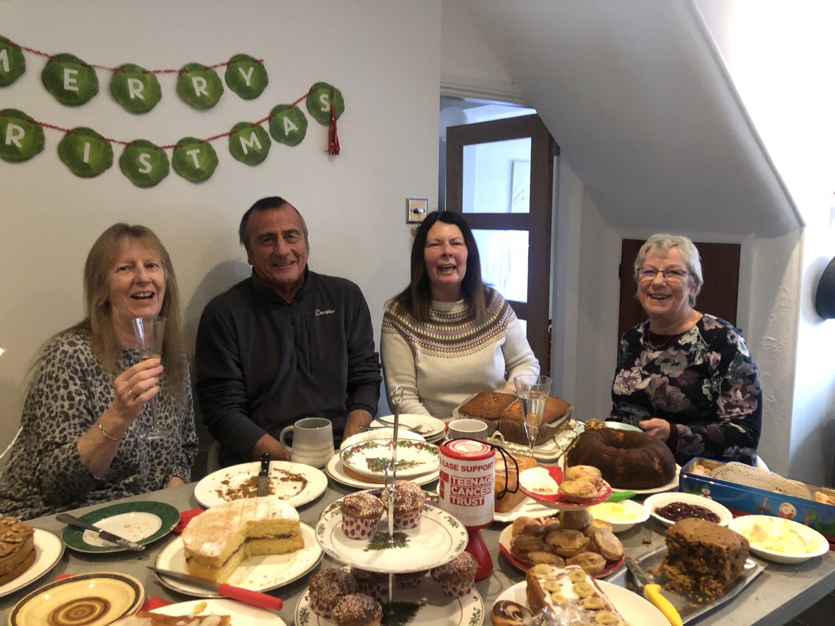 OliMFoundation's tweet photo. Sarah’s Christmas Coffee, Cake &amp; Prosecco afternoon in full swing raising money and awareness for @TeenageCancer 🙌🏼🎄❤️#HopeSpringsEternal https://t.co/Tg0hvzMAxc