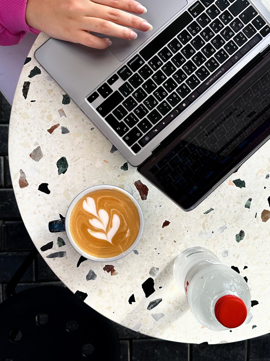 Friocafee's tweet photo. ◦Your glee &amp; gaiety are mingeled within frío’s cup of coffe. https://t.co/XpiCYSwBbD
