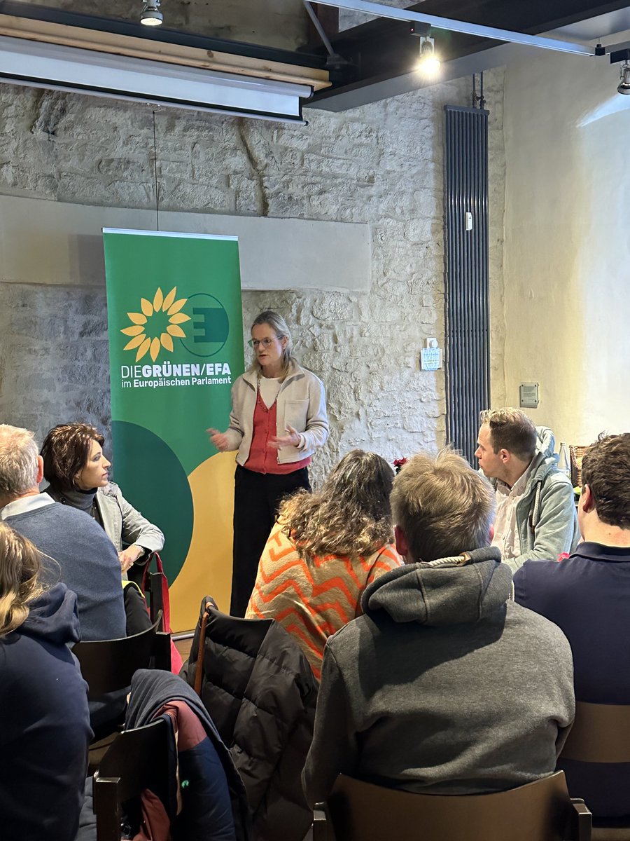 dc_ulrich's tweet photo. Europa-Brunch mit Besuch aus dem Echten Norden. Merci an ⁦@RasmusAndresen⁩ &amp; ⁦@ViolavonCramon⁩. Europa bewegt uns Grüne in Göttingen und bewegt sich oft nur durch uns Grüne. Klimakrise,grüne Wirtschaft,Ukrainekrieg. Riesige Aufgaben. Wir bleiben optimistisch für 2023! https://t.co/L3WXRGmsv9