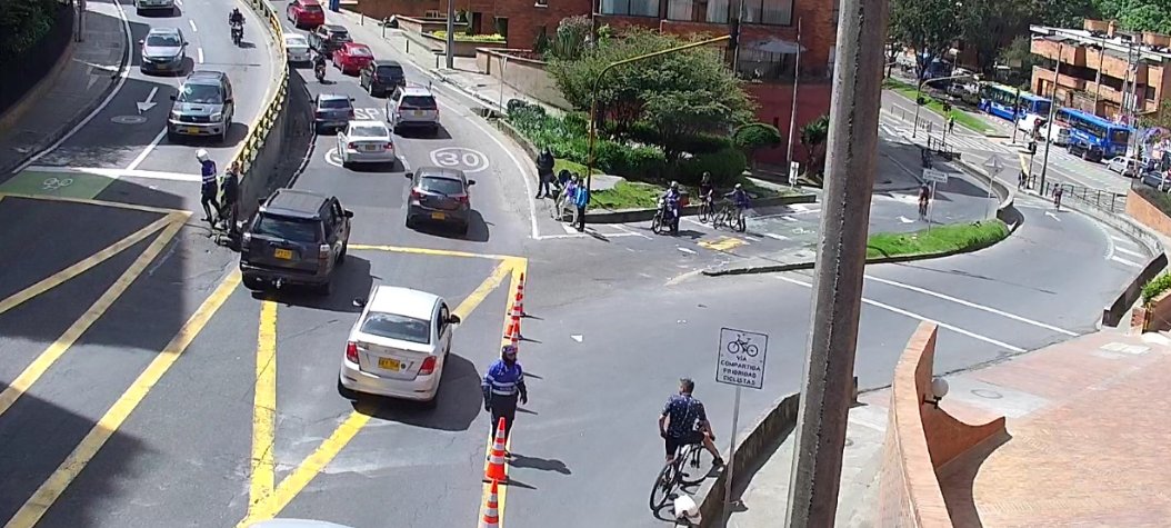 Bogotá Tránsito tweet media