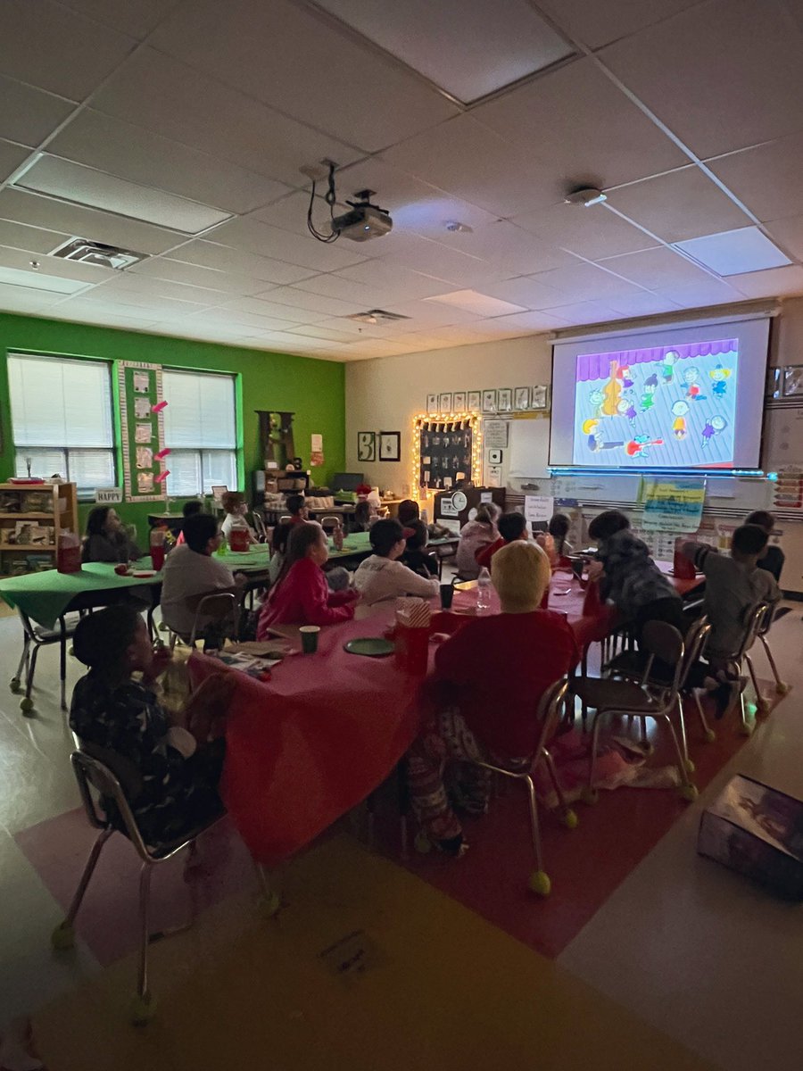 HaleyClassroom's tweet photo. We had so much fun celebrating Christmas with a party and various activities. I hope everyone has a very Merry Christmas and a restful break! https://t.co/4R92AVr1t1