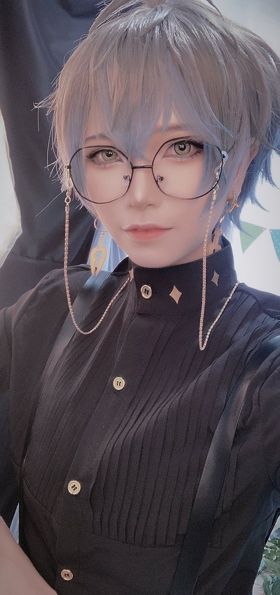 Morphine0401's tweet photo. Well, the second time im cosplay my novelist (っ.❛ ᴗ ❛.)っ

#IkeEveland #Luxiem #NIJISANJI_EN #cosplay https://t.co/lp15OlVmSd