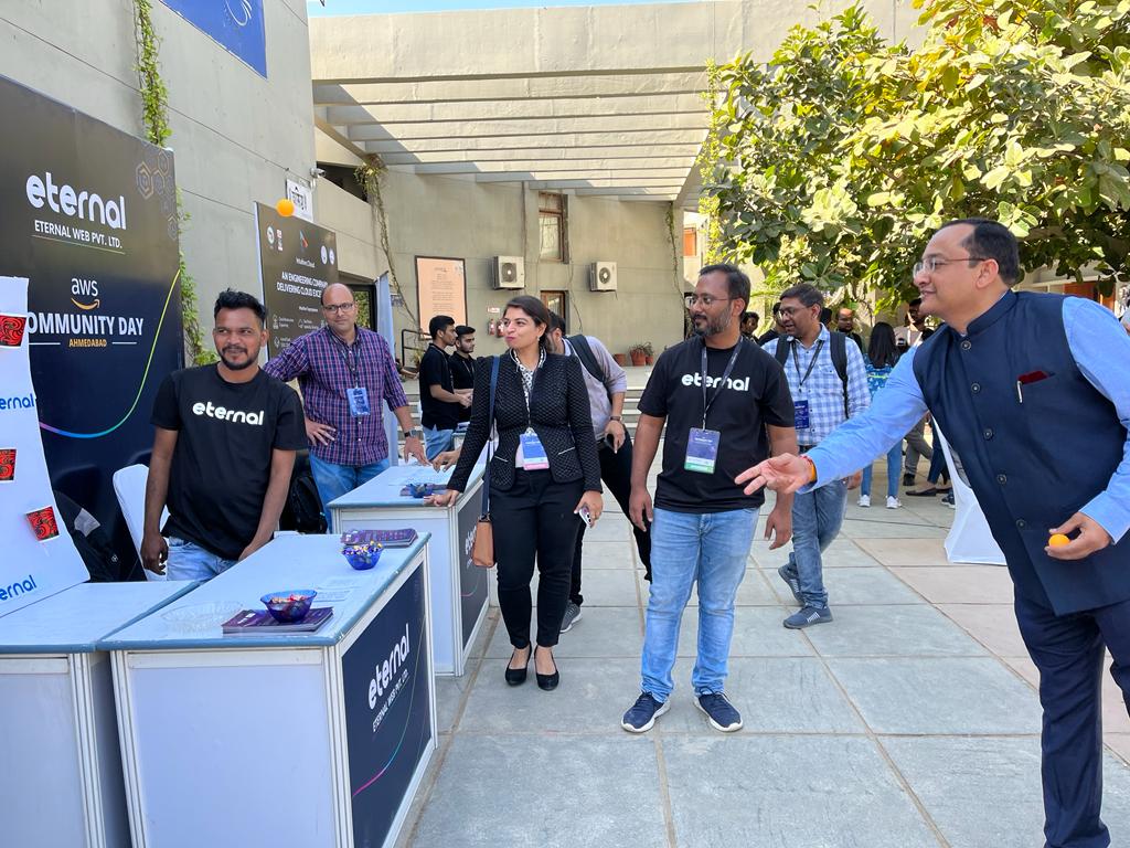 EternalSoft's tweet photo. Here are the Glimpses of our #BOOTH. Unlike regular activities, we combined the joys of #technology and games to create fun moments for all.

#AWSCommunityDay https://t.co/2zeK97114O