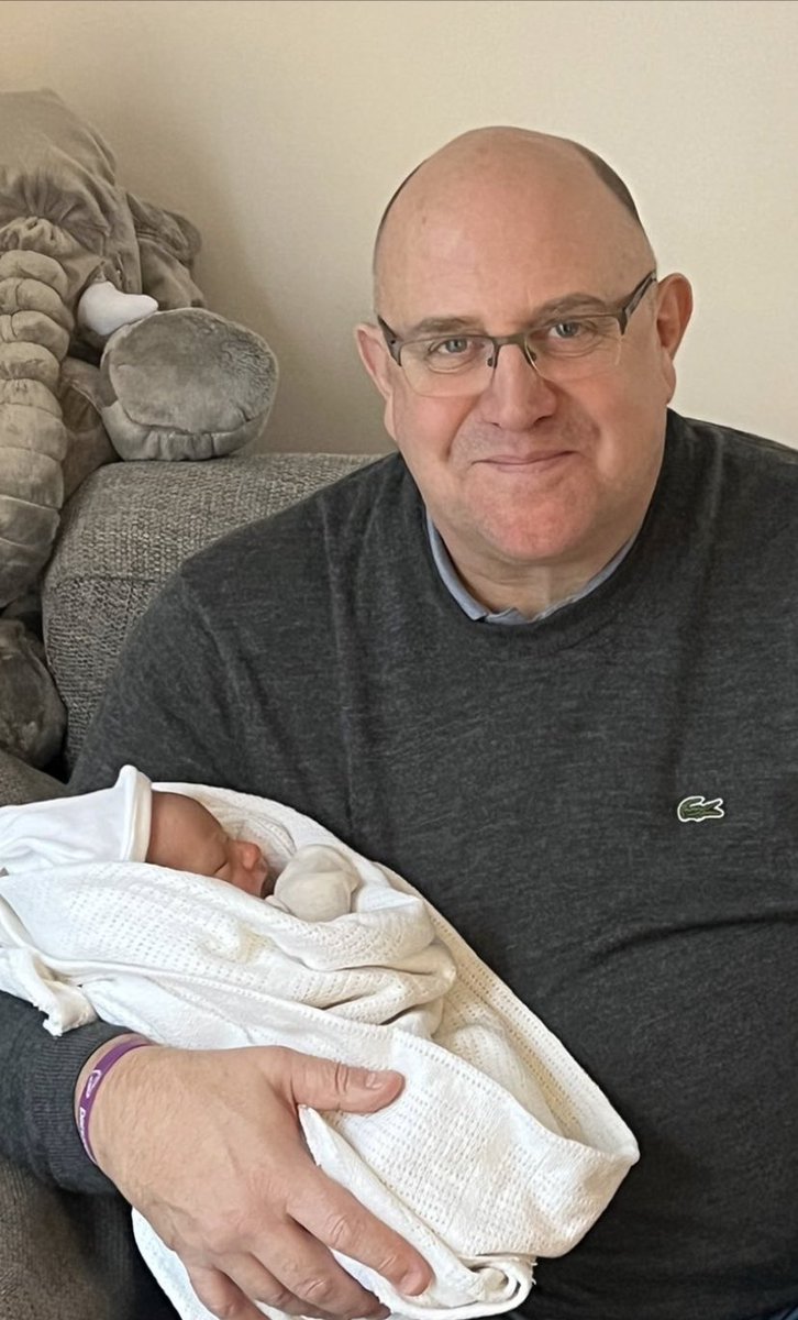 beano_05's tweet image. Got to meet my new Grandson , Koby Thomas Broad, this afternoon . He’s a little smasher . Safe to say, we’re all delighted @BroadDan @broadie57 

❤️❤️❤️

#ProudGrandad
