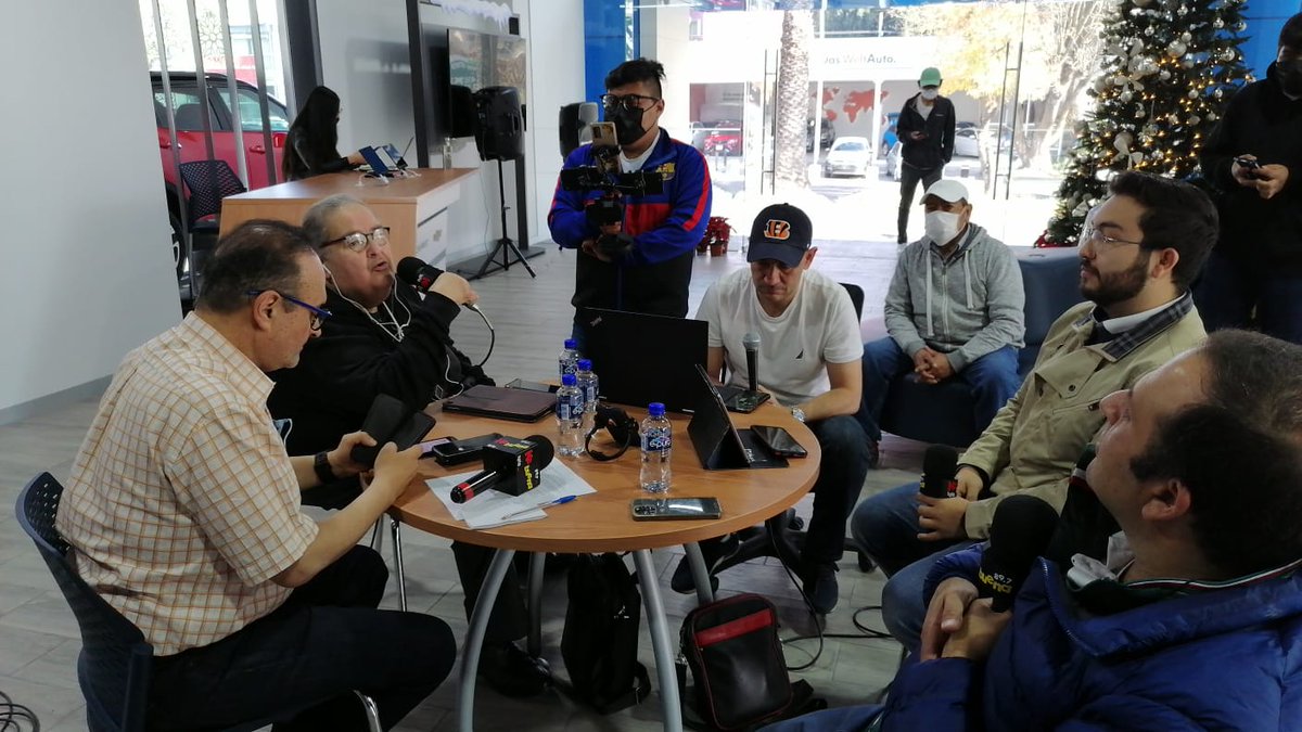 LaKeBuenaPuebla's tweet photo. Agradecemos a nuestros amigos de #MontotoAutomotriz por invitarnos a transmitir @enlineadeportiv de @pepehanan desde su nueva agencia con sus nuevos modelos y atractivos planes de financiamiento #Chevrolet #Montoto @abulleF1 #ChevroletMontoto #PaCKidermO 🐘 https://t.co/dF7jNmkngc