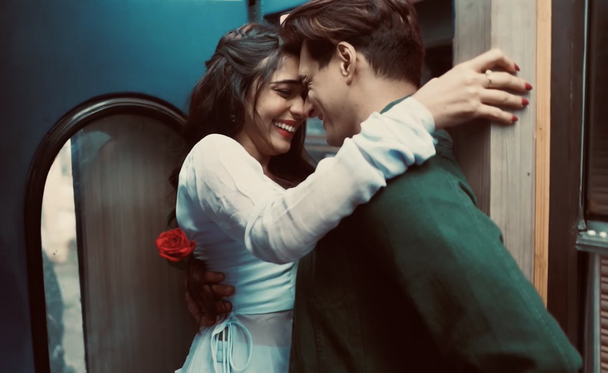 narharisonshine's tweet photo. The chemistry is chemistrying y’all🥹🤍 #MohsinKhan #EishaSingh https://t.co/Tm94J8o3Sr