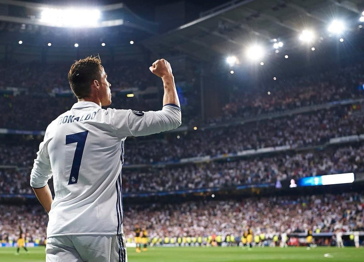 TeamCRonaldo's tweet photo. There has never been and there will never be any footballer greater than Cristiano Ronaldo. https://t.co/XLk8gRawJx